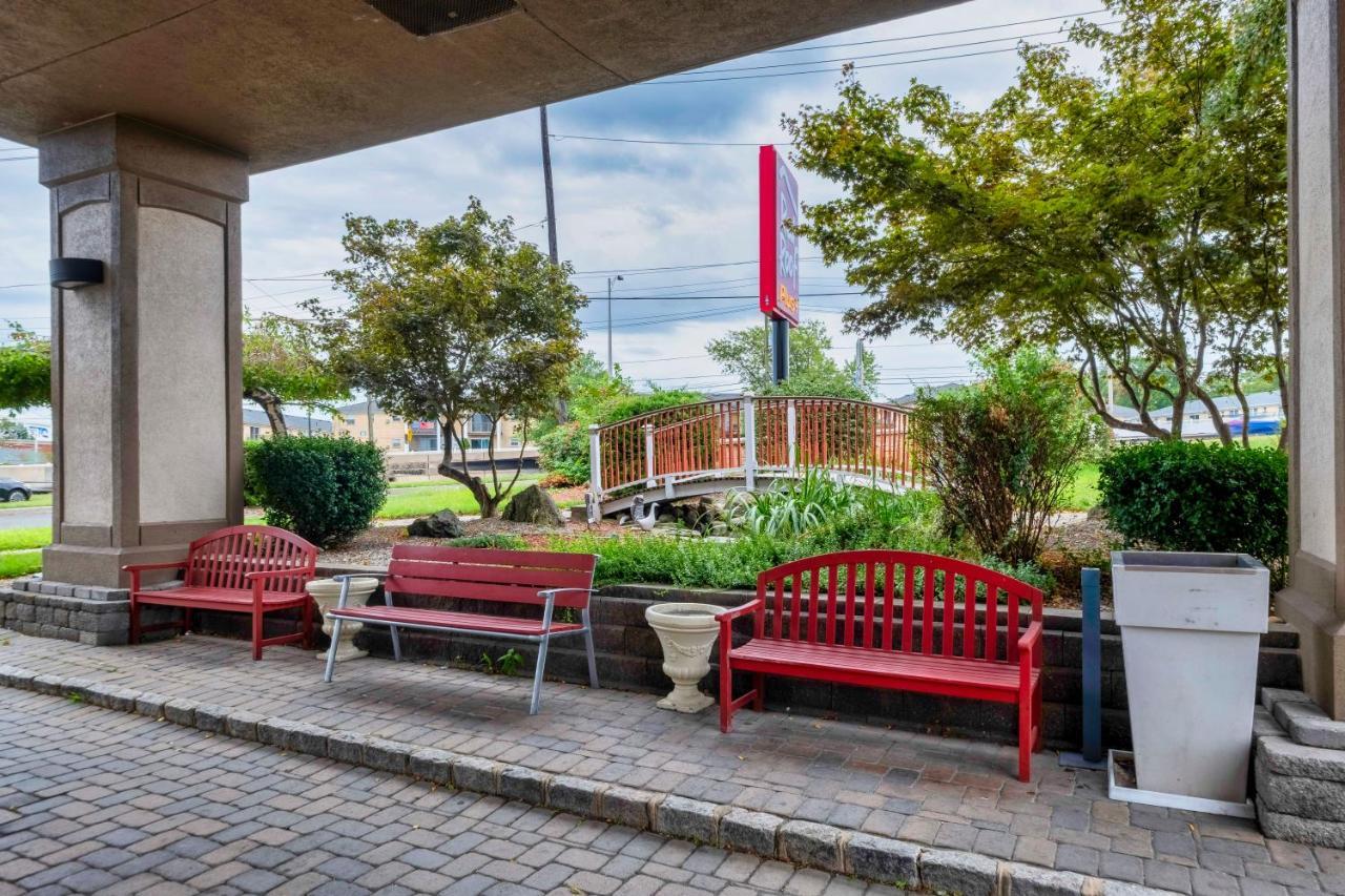 Red Roof Inn Plus Newark Liberty Airport - Carteret Exterior foto