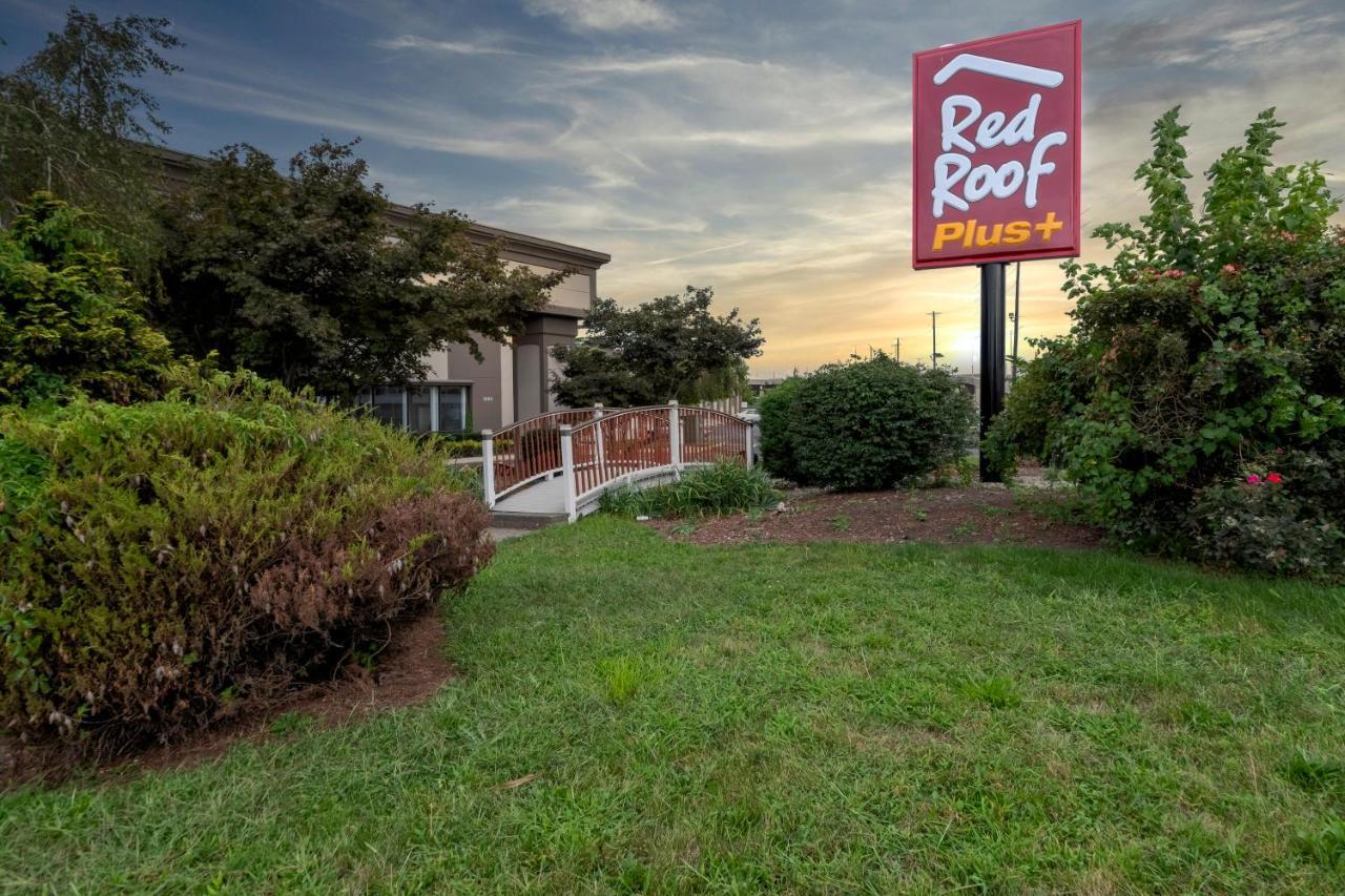 Red Roof Inn Plus Newark Liberty Airport - Carteret Exterior foto